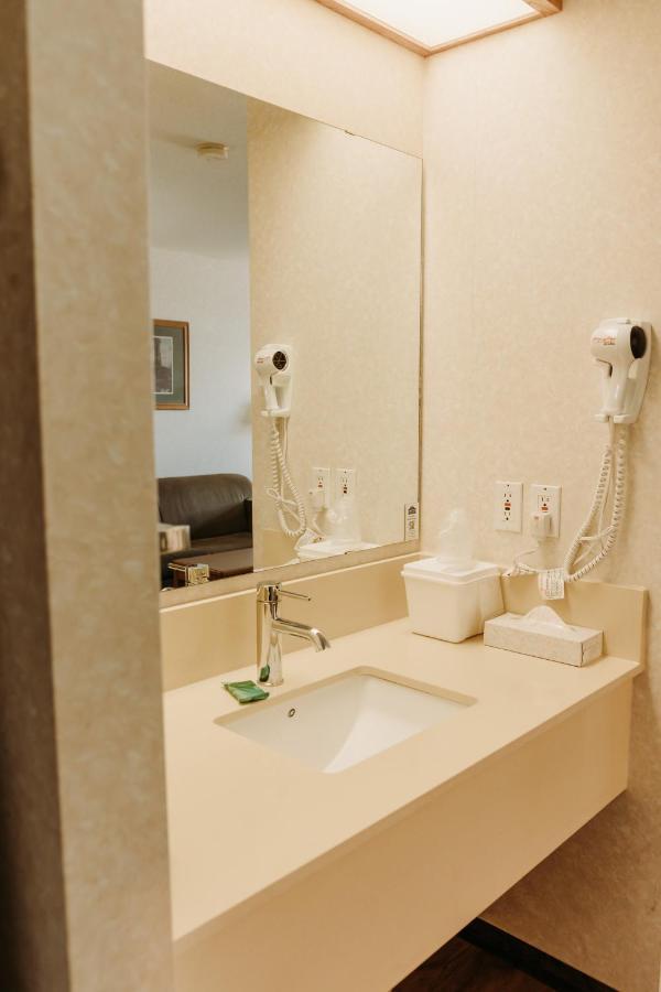 Coast Fort St John Hotel Fort St. John Εξωτερικό φωτογραφία